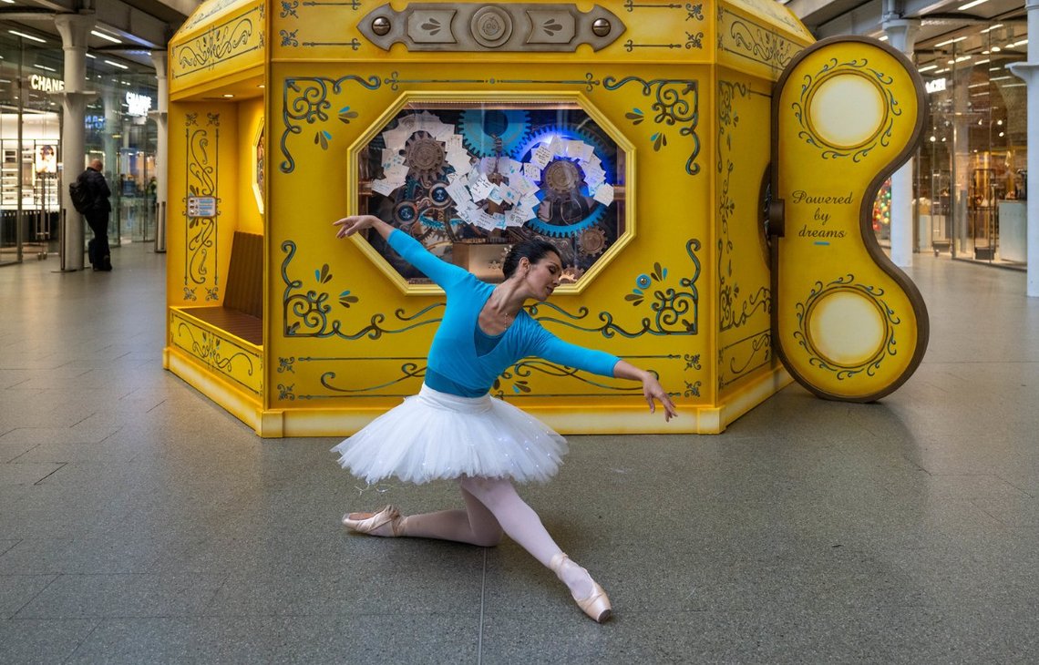 GOSH Arts ballerina with the GOSH Charity x St Pancras Christmas tree