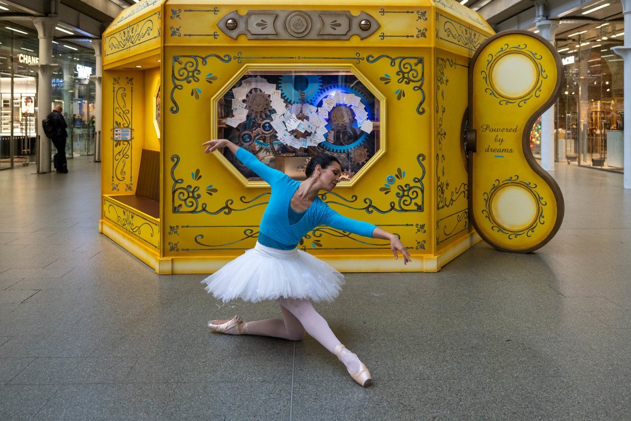 GOSH Arts ballerina with the GOSH Charity x St Pancras Christmas tree